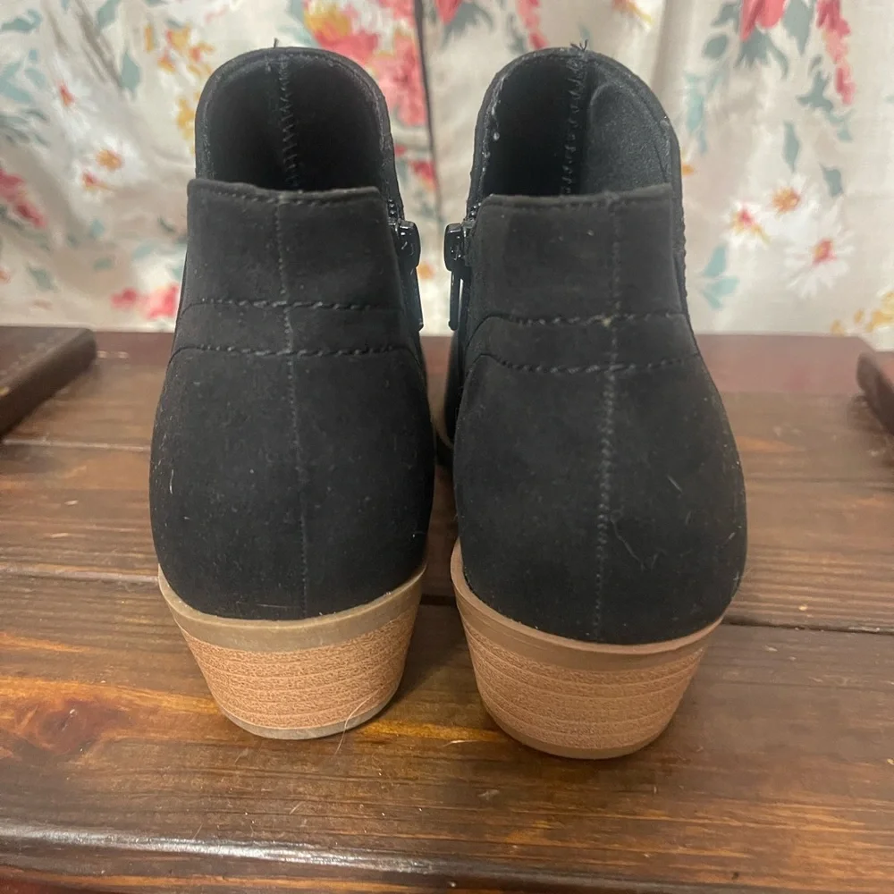 Time and Tru Black Faux Suede Ankle Booties - Size 9 NWOT